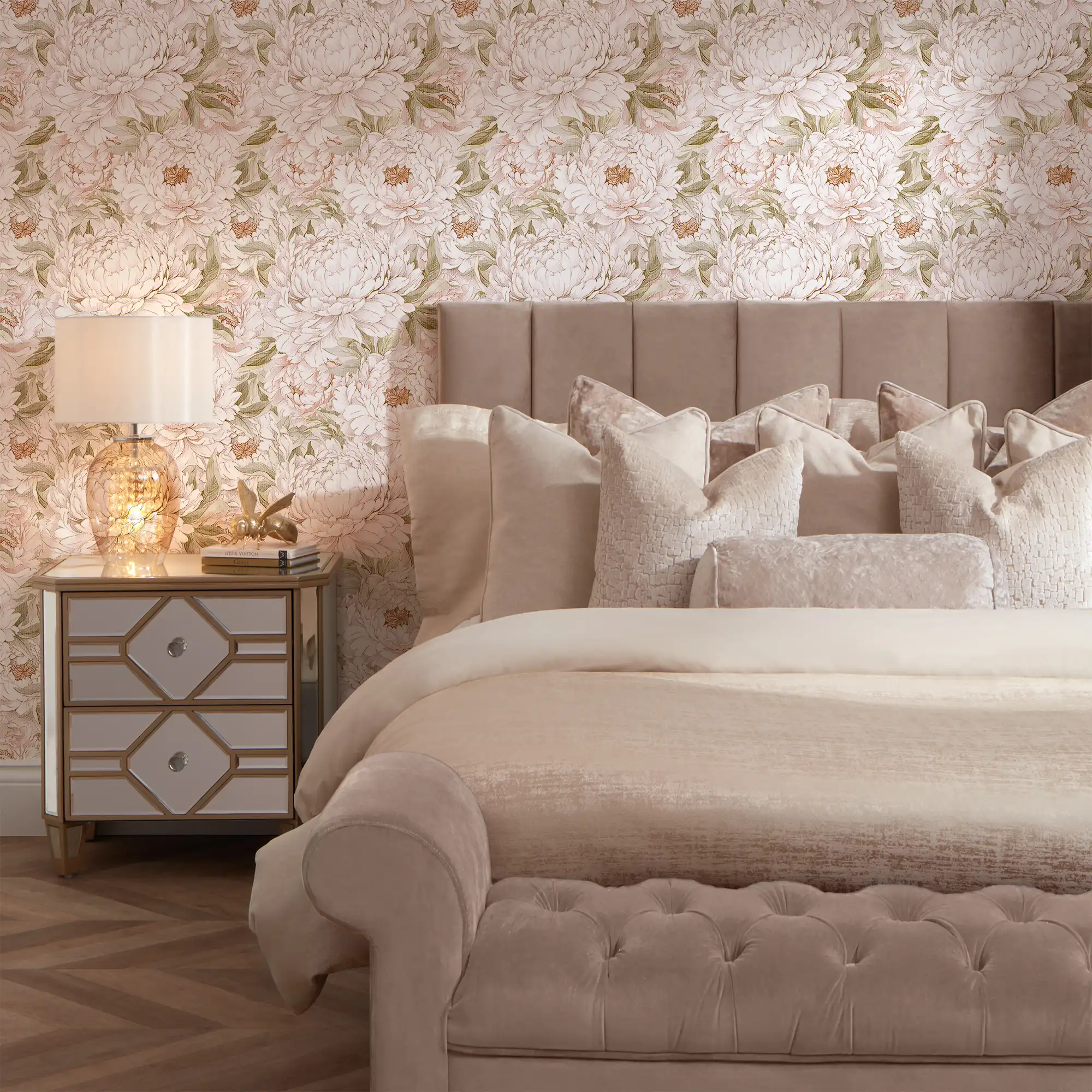 Beautiful Blooms Wallpaper in Peach White with Gold - Image 3