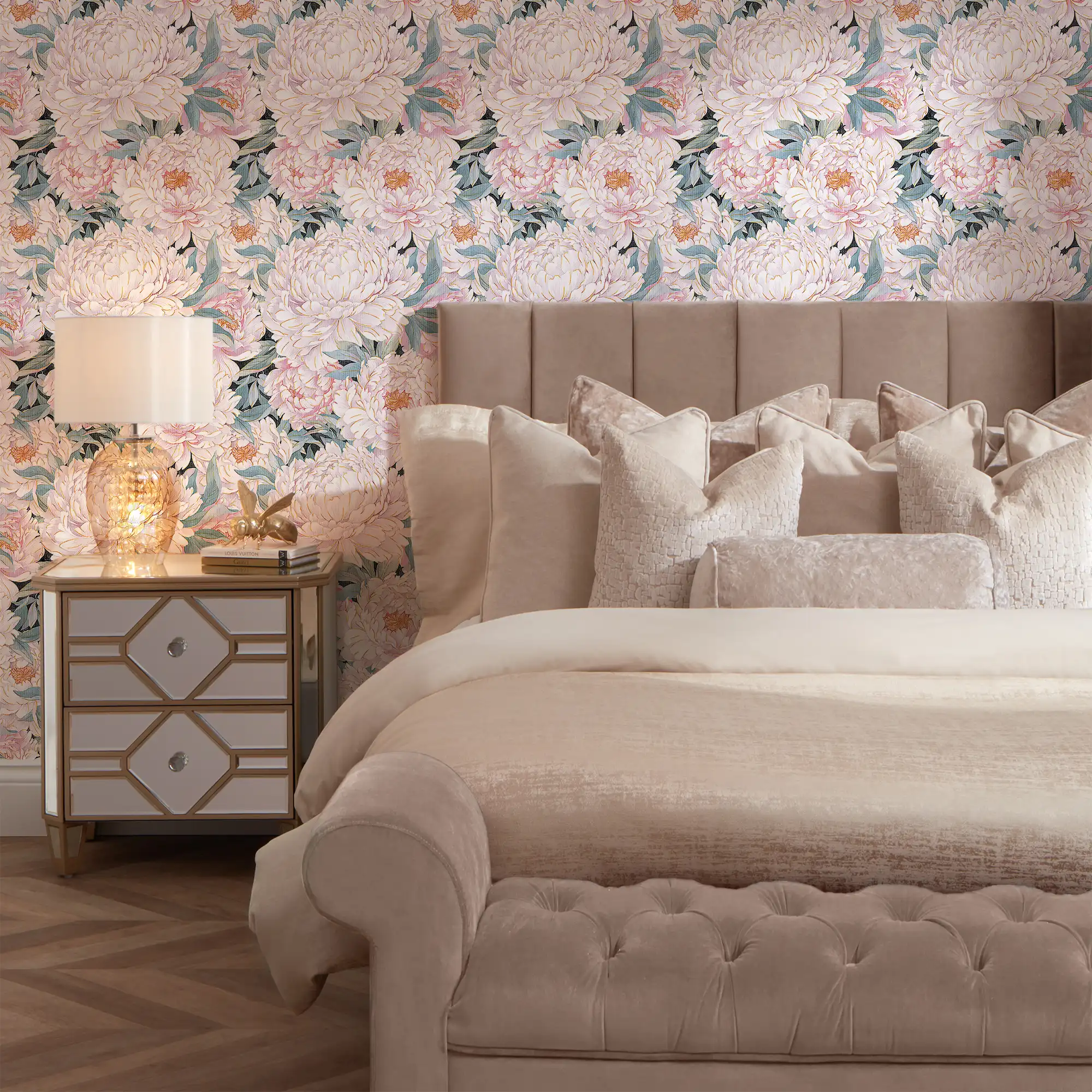 Beautiful Blooms Wallpaper in Pinks with Gold - Image 2