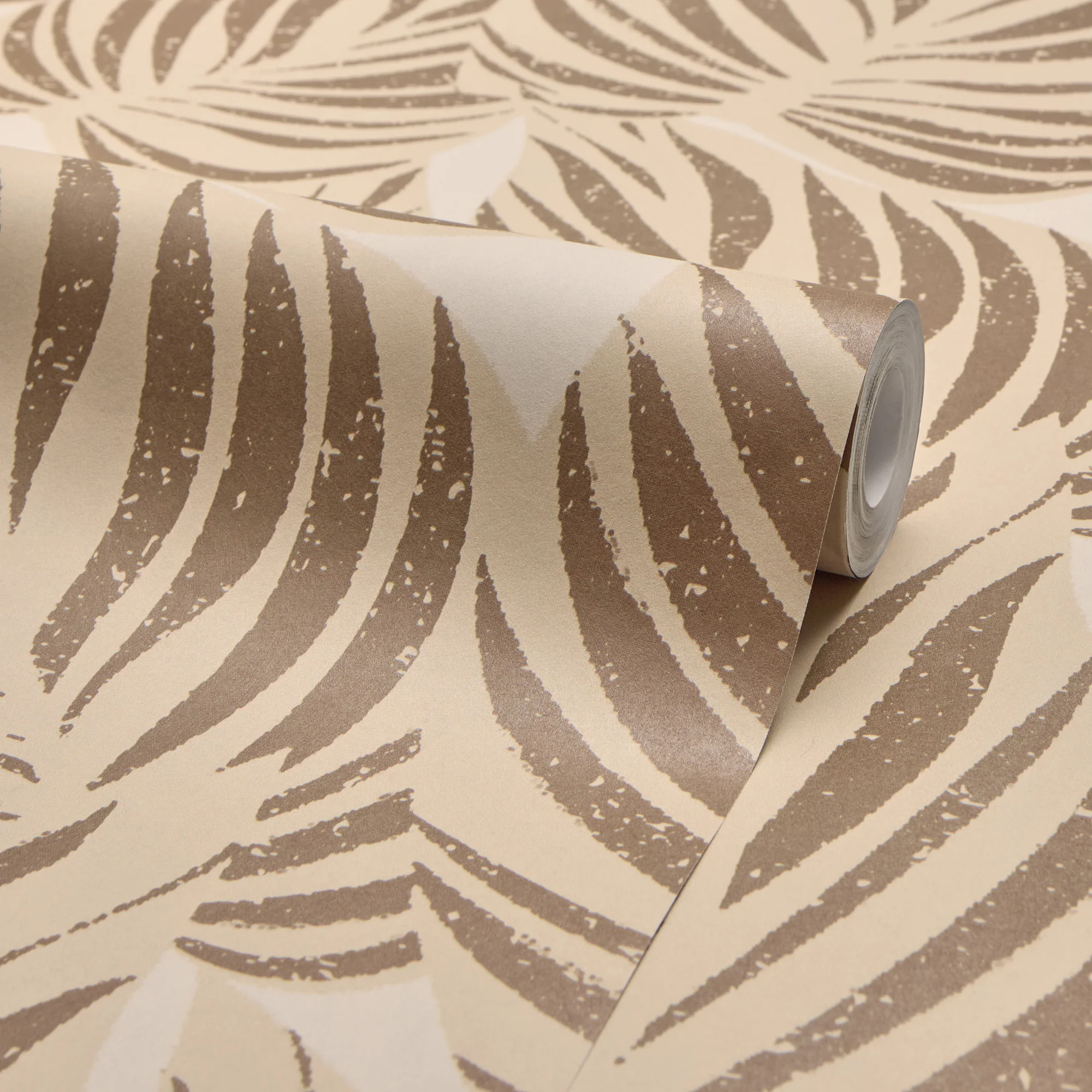 Broad Leaf Wallpaper in Mocha - Image 4