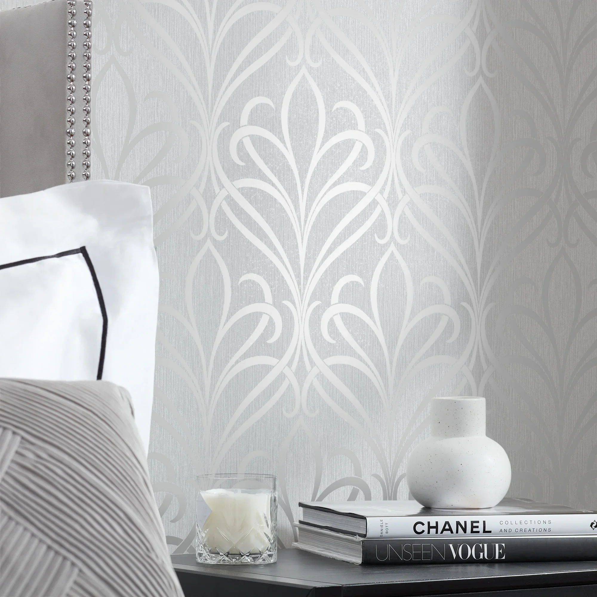 Camden Damask Wallpaper in Soft Grey and Silver - Image 4