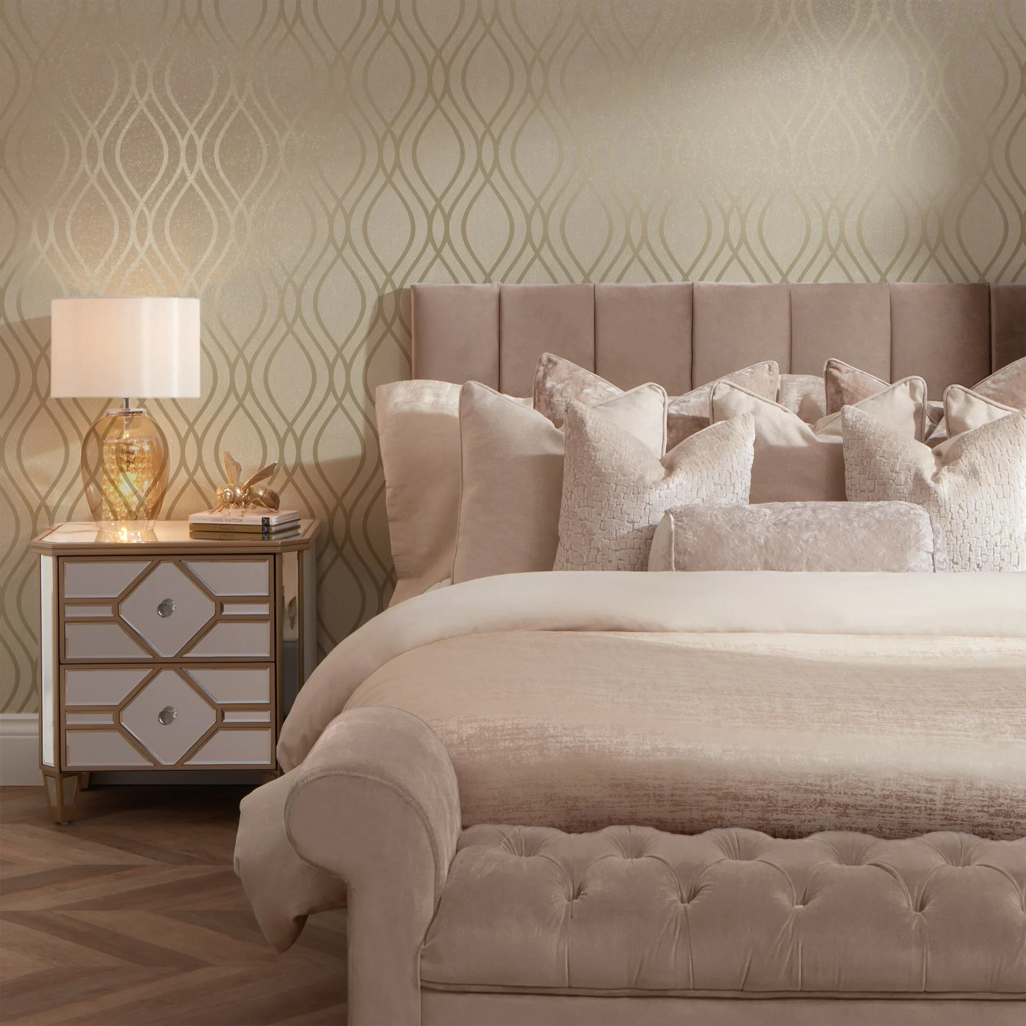 Camden Wave Wallpaper in Cream and Gold - Image 2