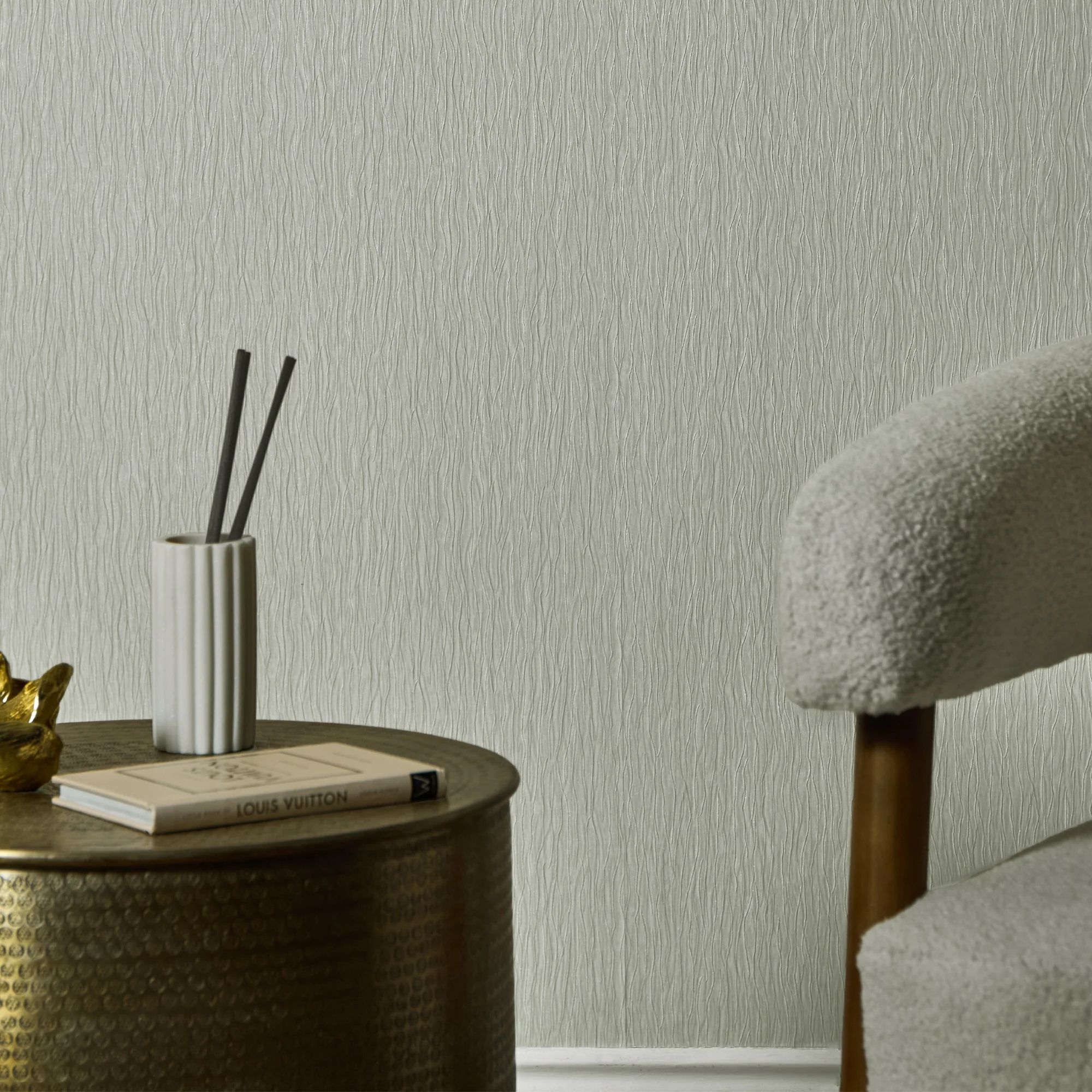 Crushed Silk Wallpaper in Light Grey - Image 3