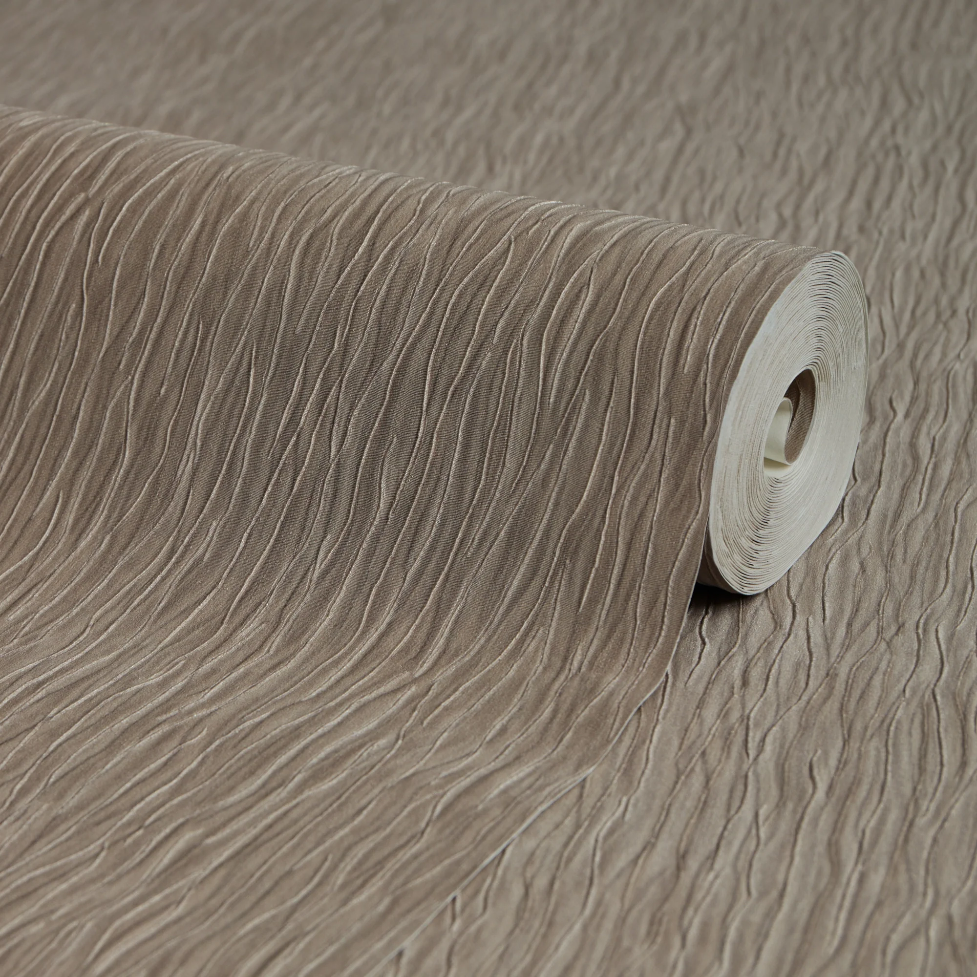 Crushed Silk Wallpaper in Mocha - Image 4