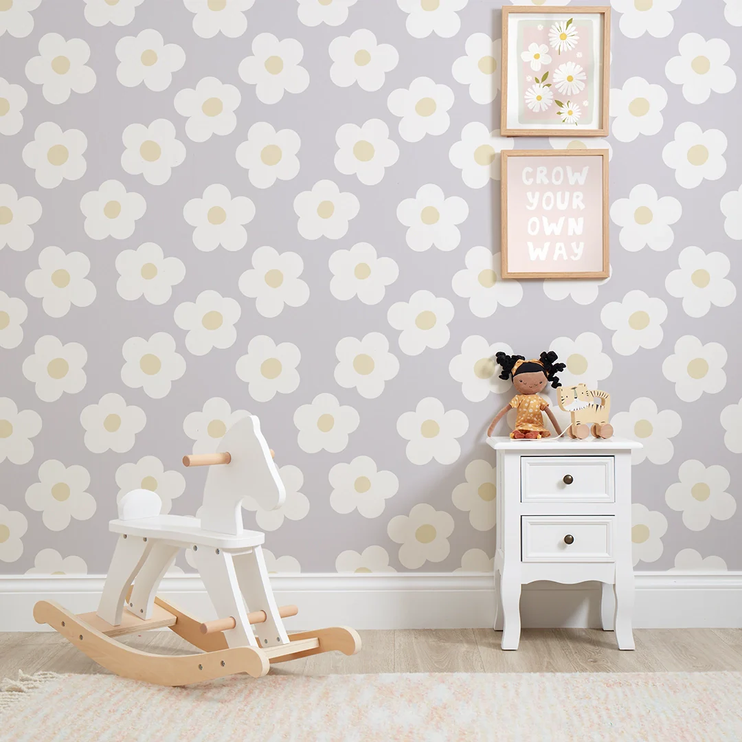 Ditsy Daisy Wallpaper in Lavender - Image 2