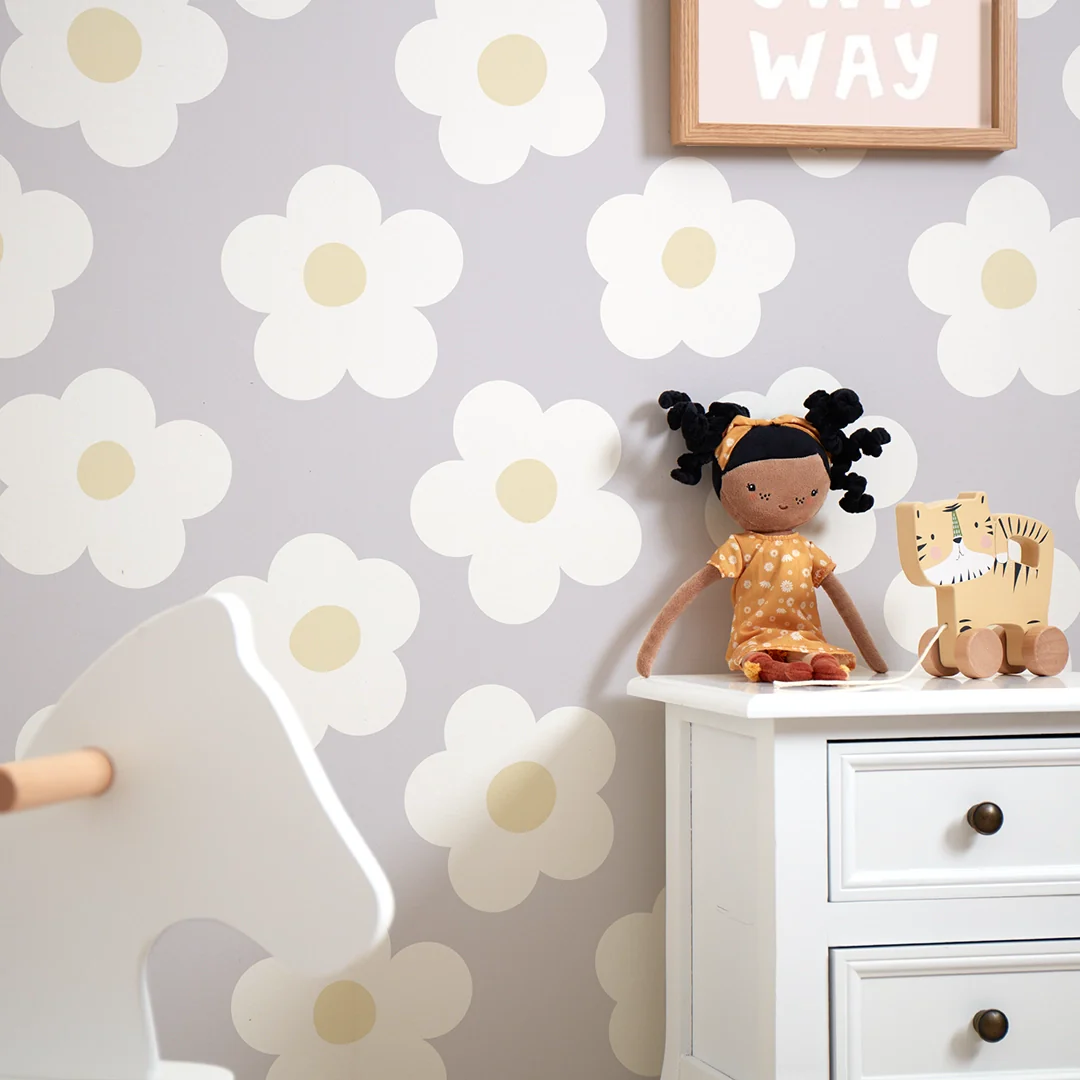 Ditsy Daisy Wallpaper in Lavender - Image 3