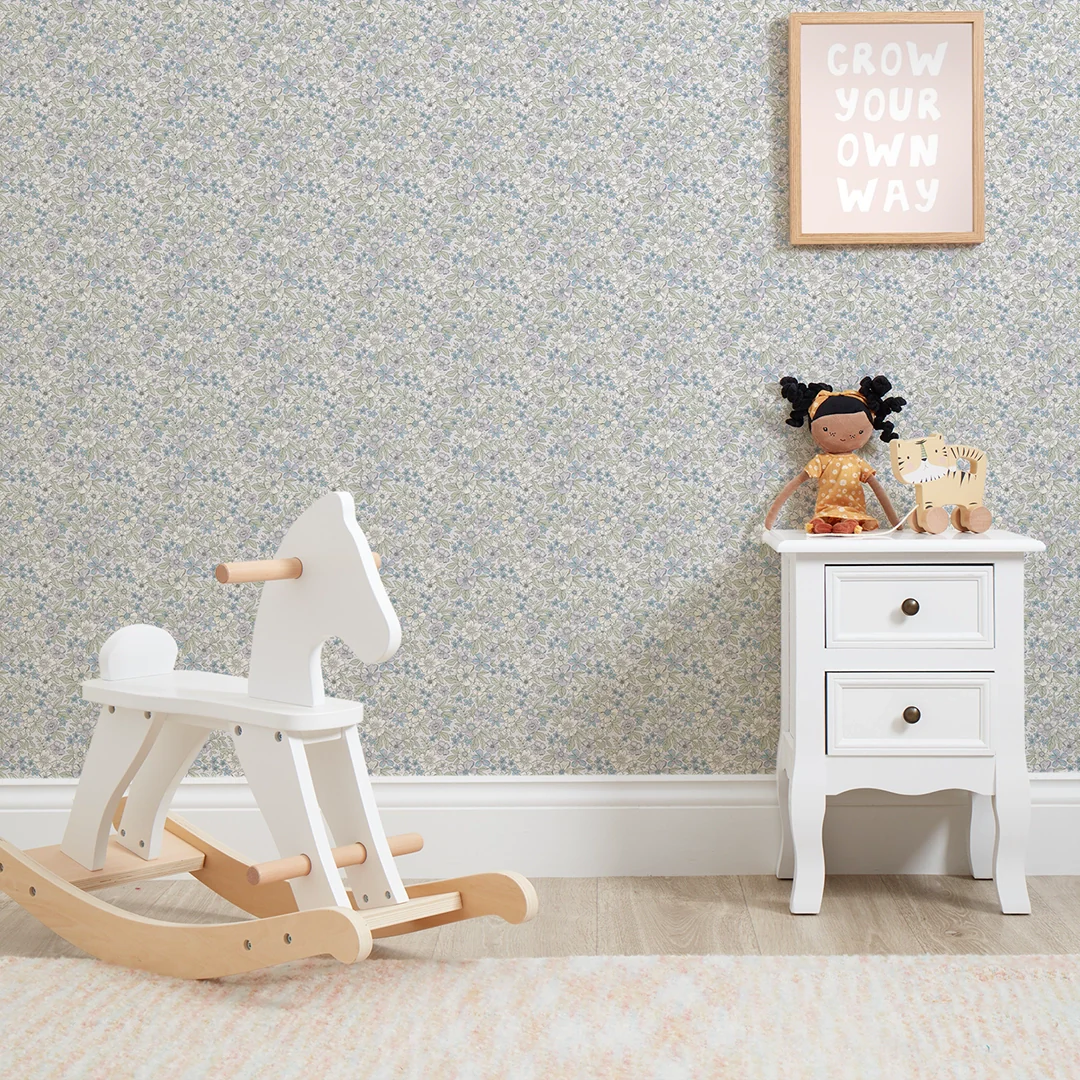 Ditsy Gardenia Wallpaper in Soft Lilacs and Sage - Image 2