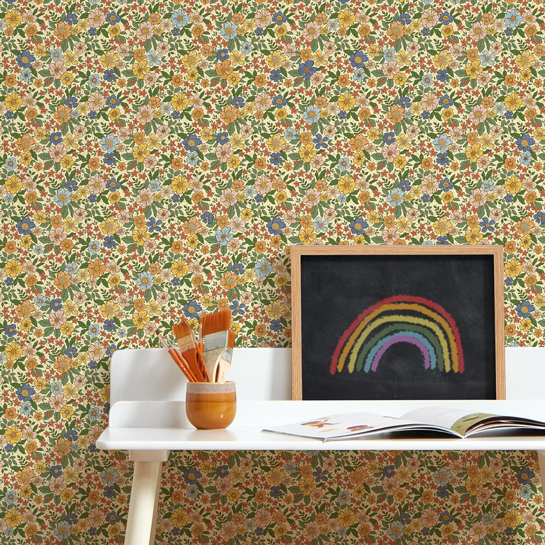 Ditsy Gardenia Wallpaper in Lemon - Image 2