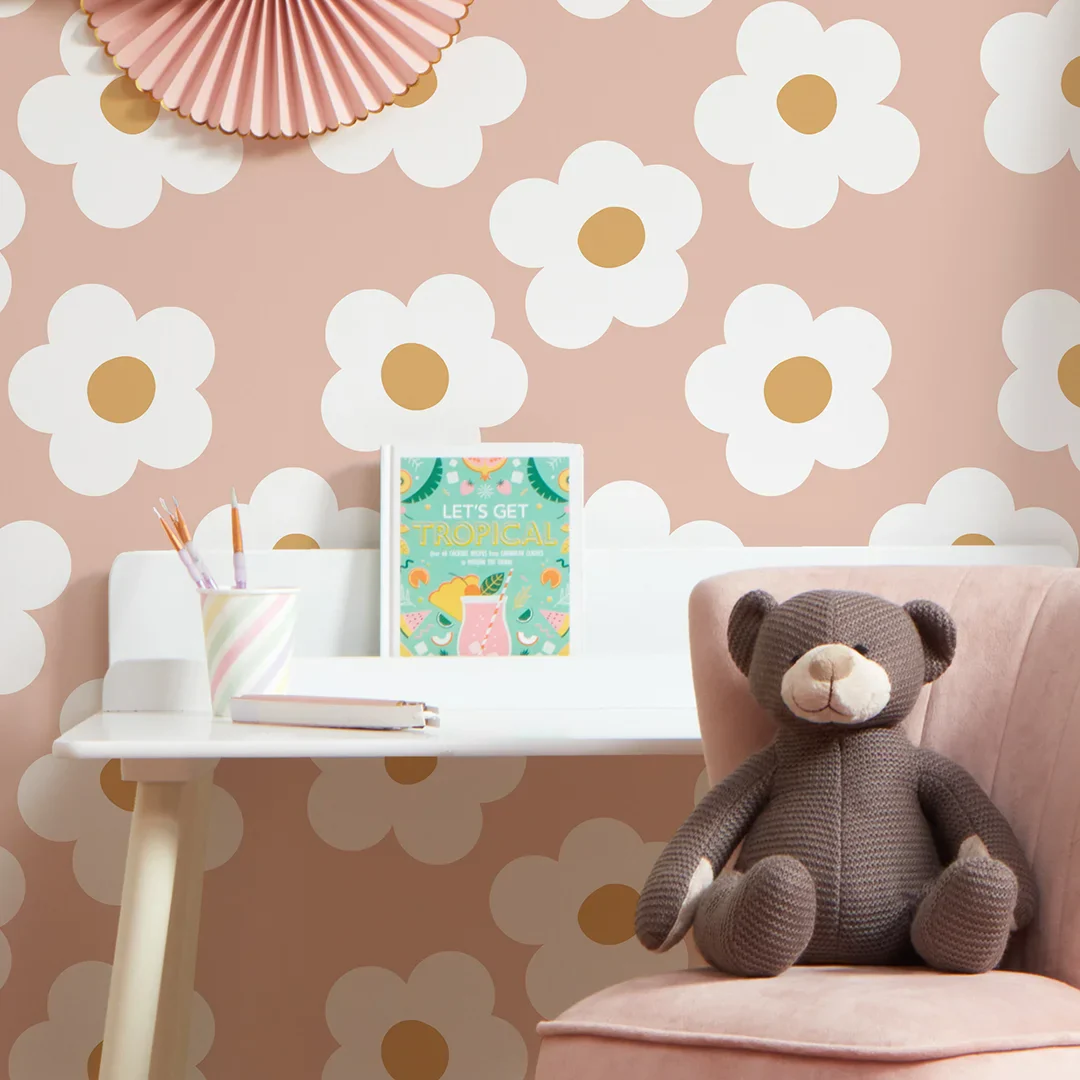 Ditsy Daisy Wallpaper in Pink and White - Image 3