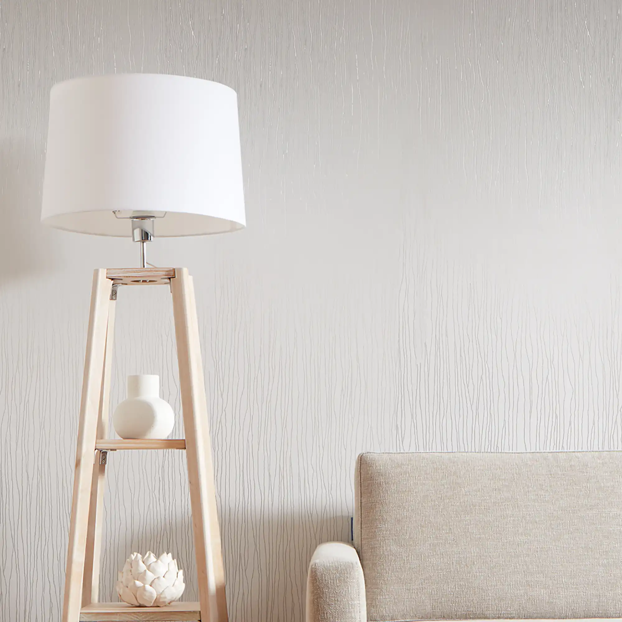 Elena Wallpaper in Ivory with Gold Metallic - Image 2