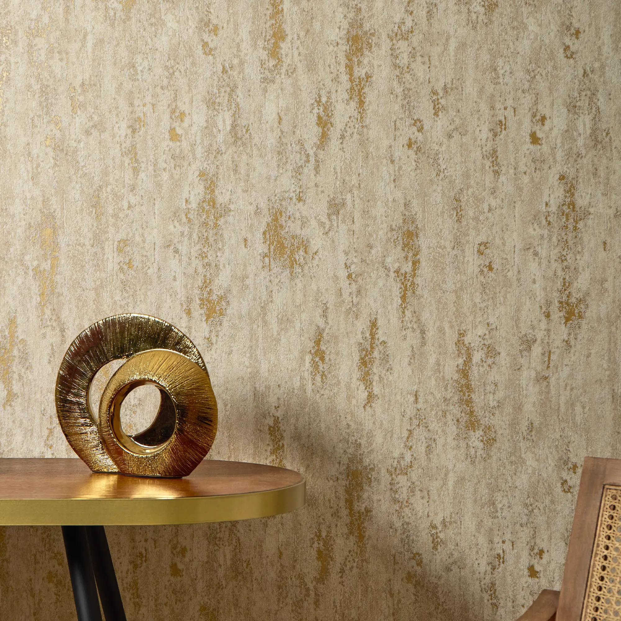 Manhattan Modern Wallpaper in Oatmeal and Gold - Image 3