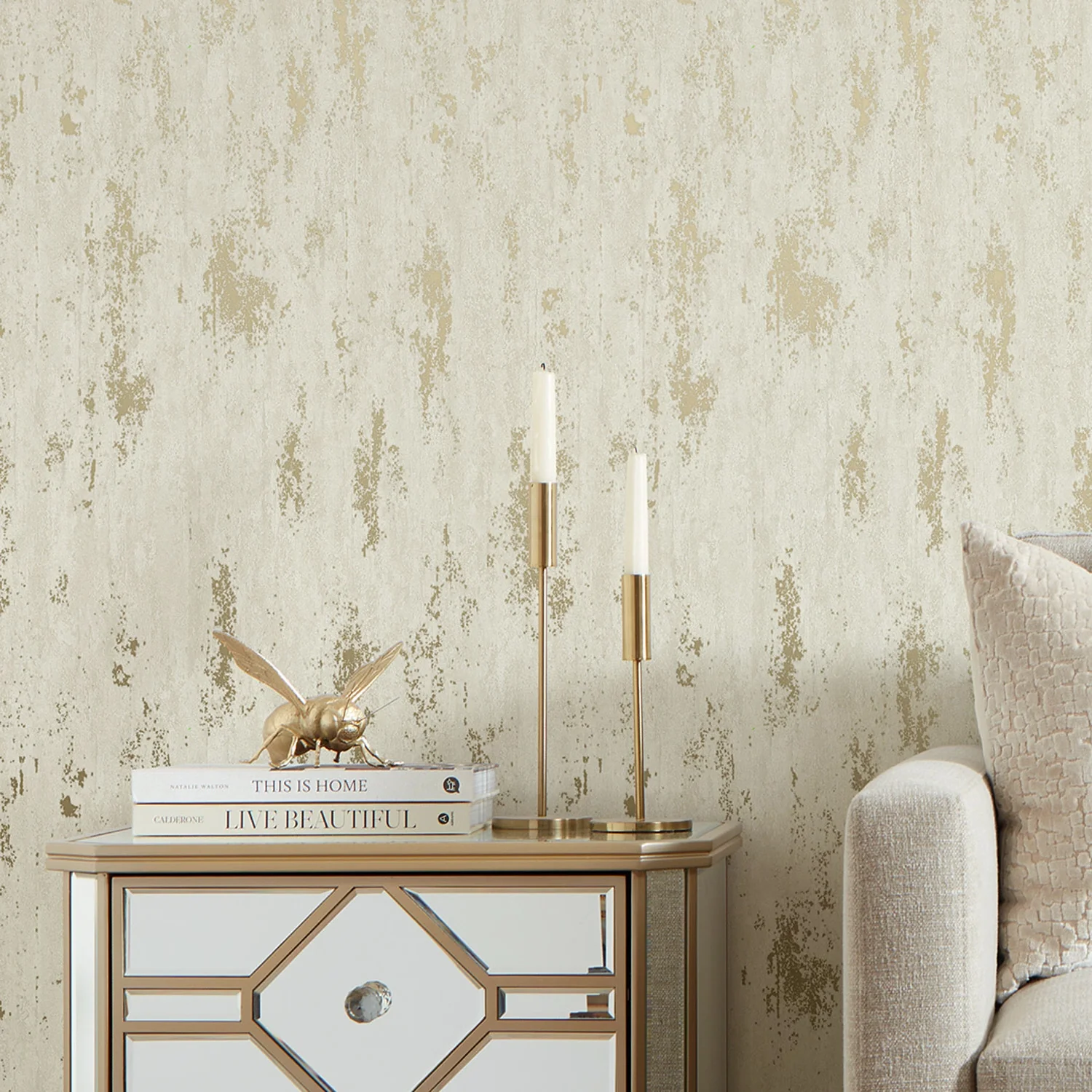 Manhattan Modern Wallpaper in White & Gold - Image 3