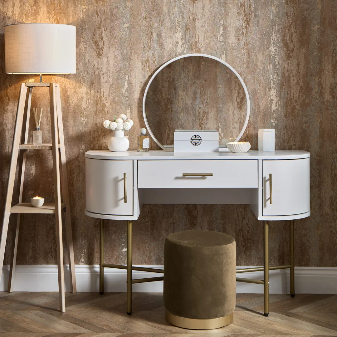 Nova Metallic Wallpaper in Champagne with Silver Sparkle - Image 2