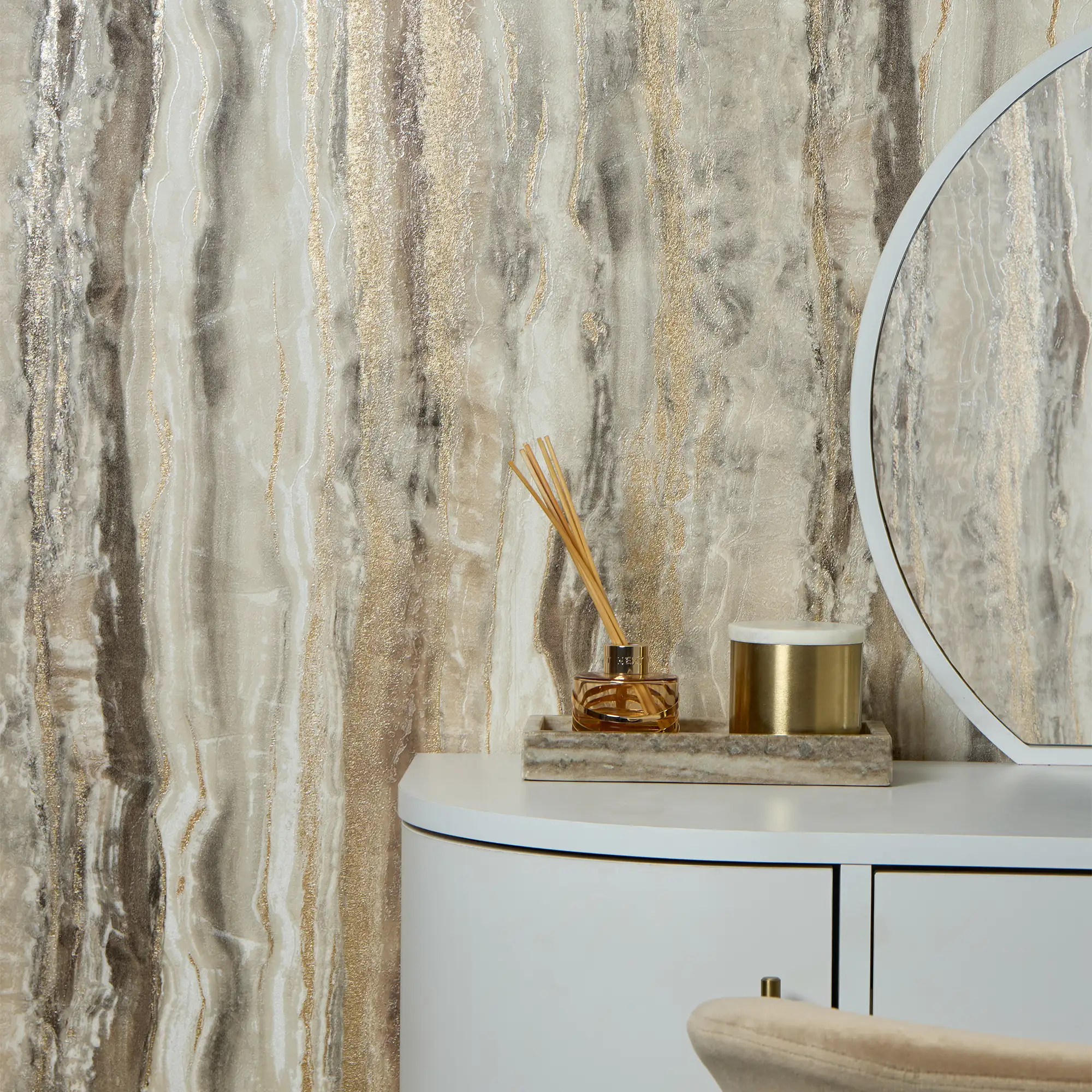 Oslo Wallpaper in Cream and Mocha with Gold Metallic - Image 3