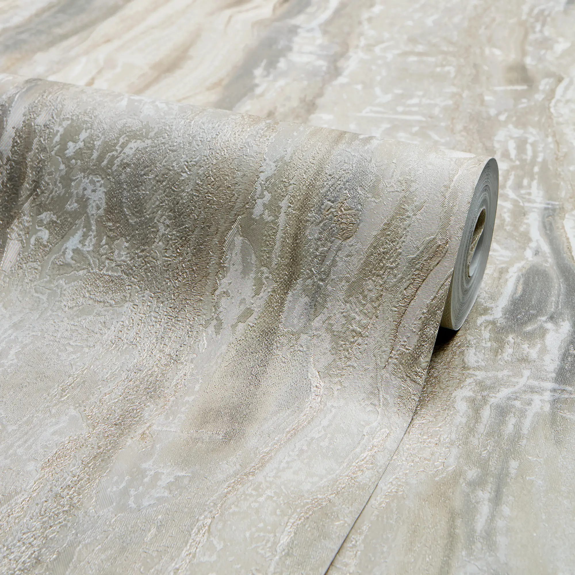 Oslo Wallpaper in Cream and Silver with Silver Metallic - Image 4