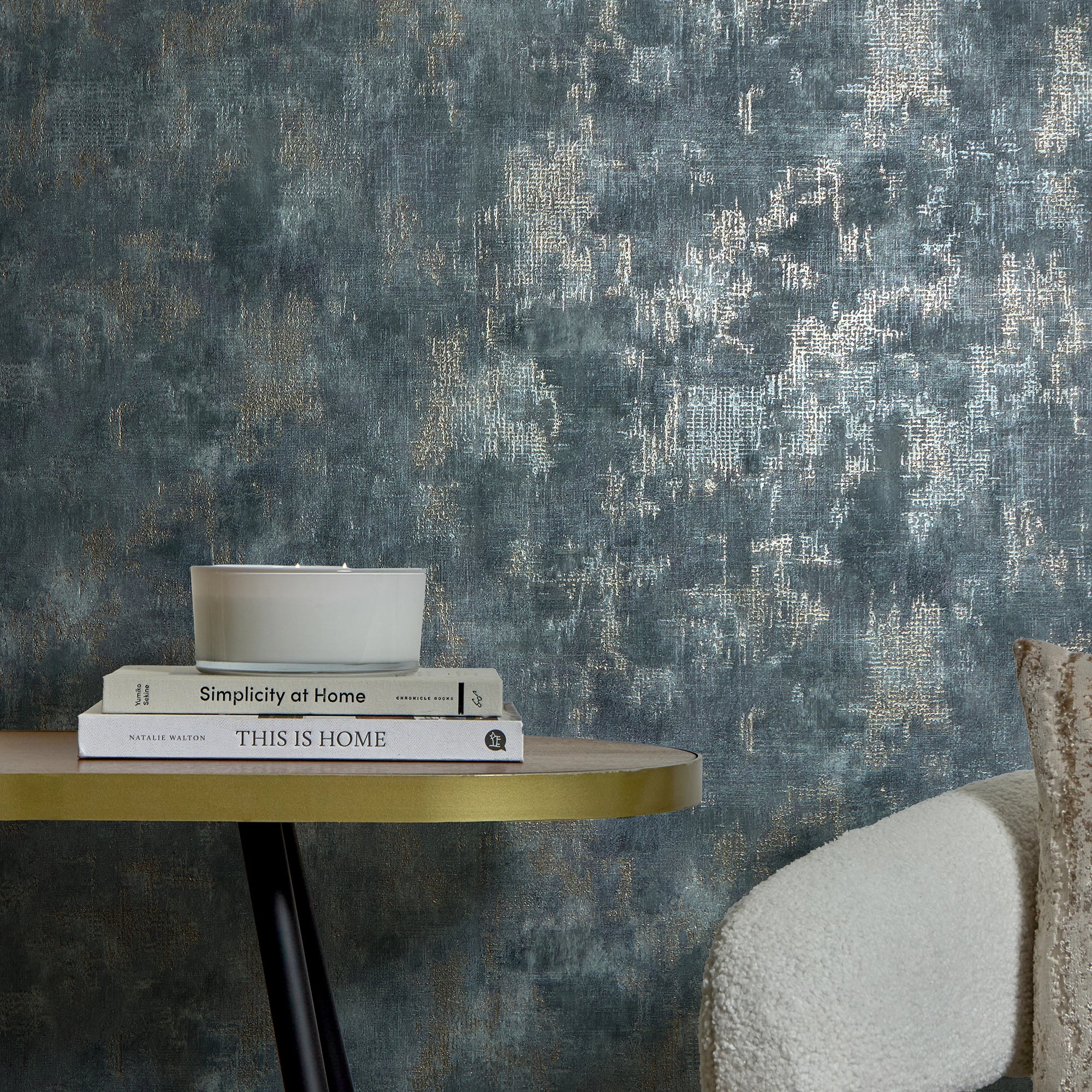 Padua Wallpaper in Gold Metallic on Graphite - Image 4