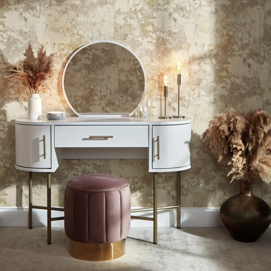 Patina Concrete Effect Wallpaper in Cream & Gold - Image 2