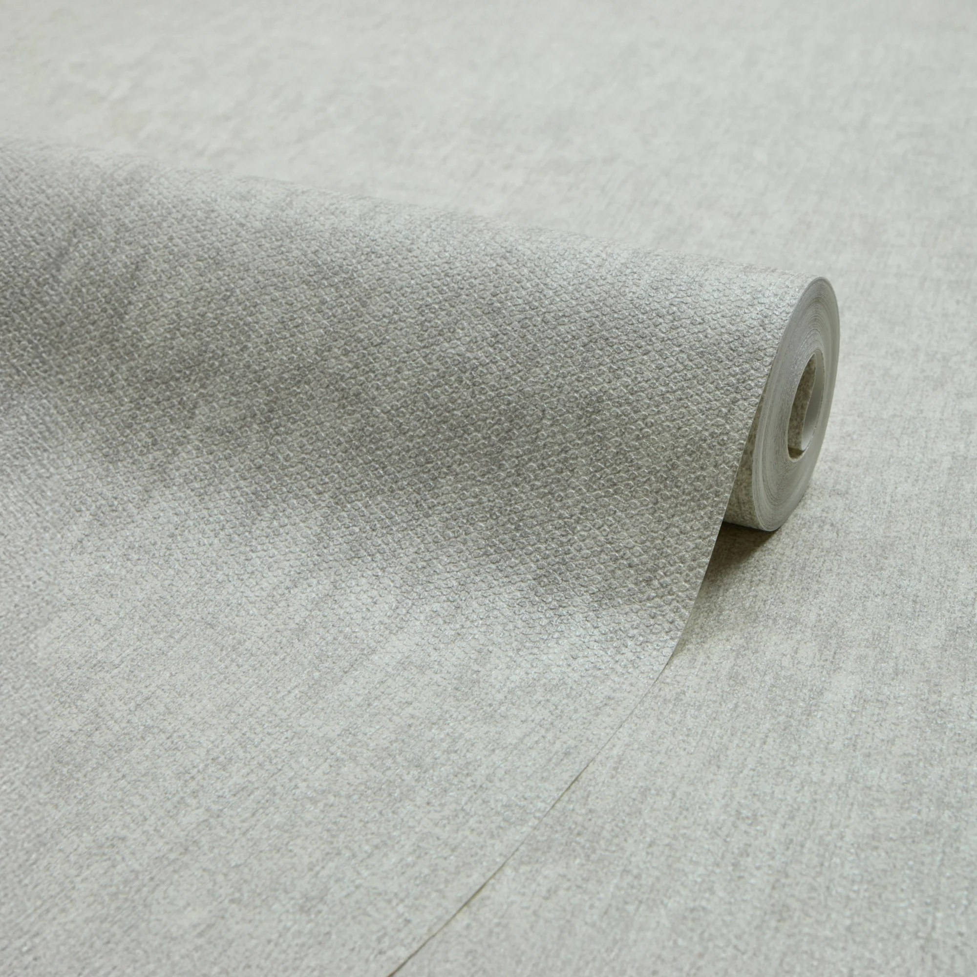 Porto Wallpaper in Light Grey with Silver Metallic - Image 2