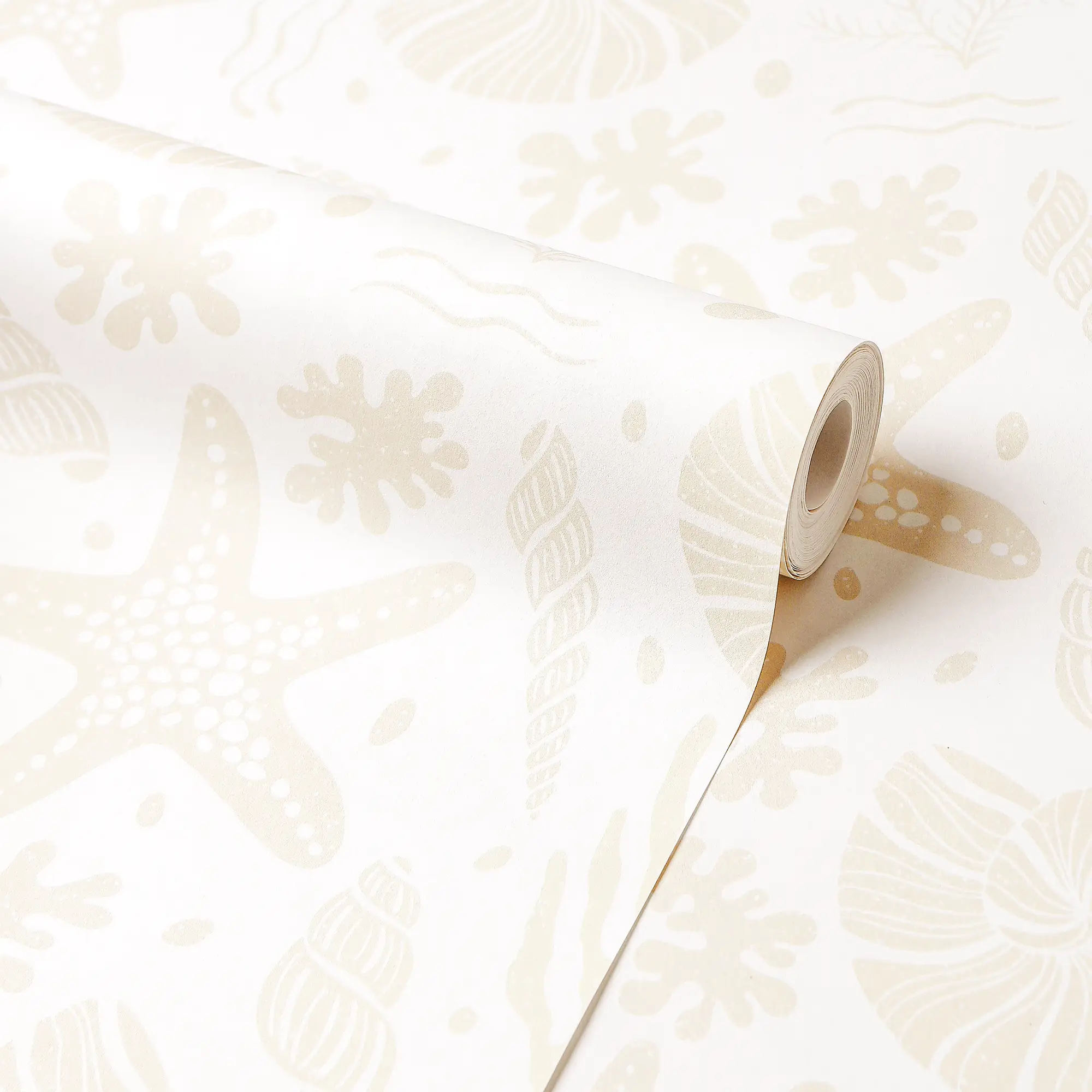 Seastars and Seashells Wallpaper in Ivory - Image 4